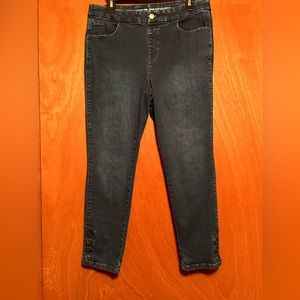 Chicos Women’s Girlfriend Slim Leg Ankle Jeans Size 1 Pull On Blue Stretch Slits